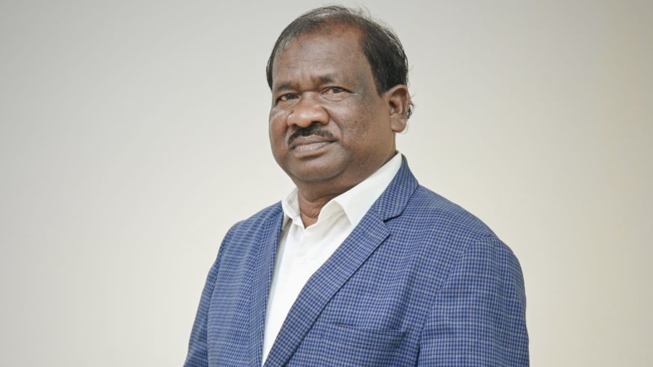 पूर्व शिक्षा मंत्री रामदास सोरेन के निधन के बाद घाटशिला सीट खाली हो गई थी